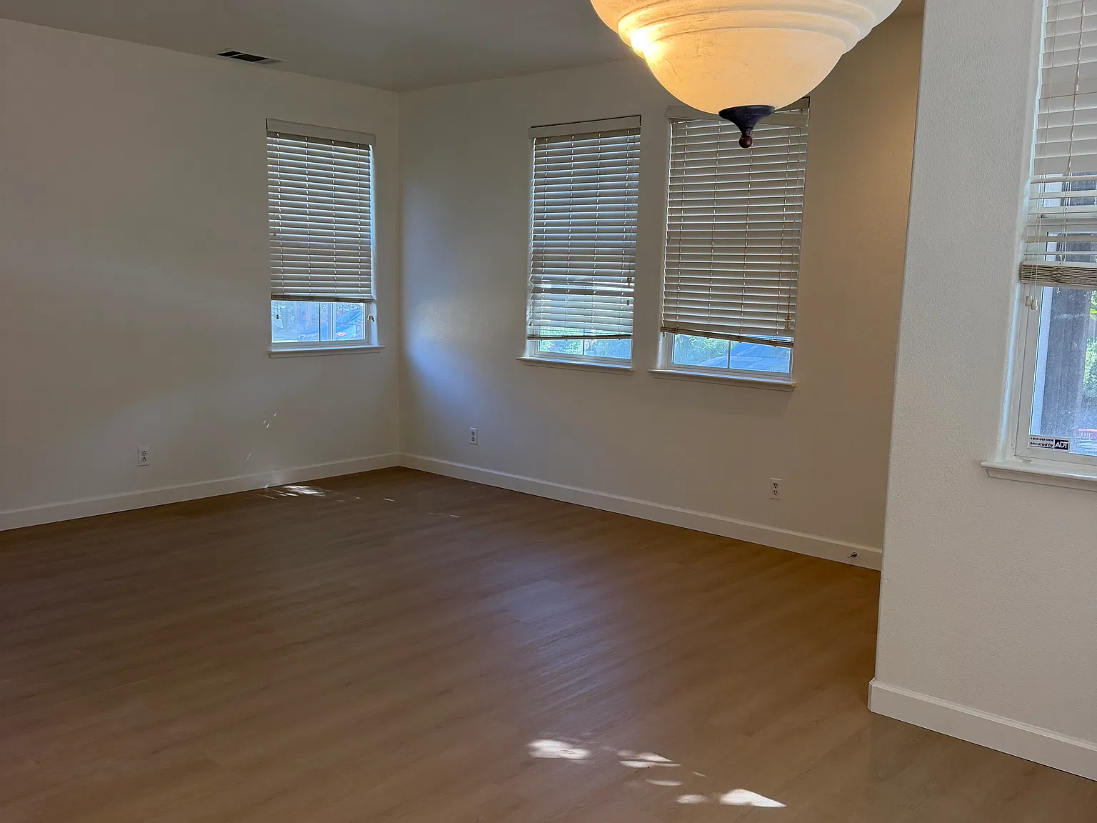 518 Mahogany Lane — Photo 3