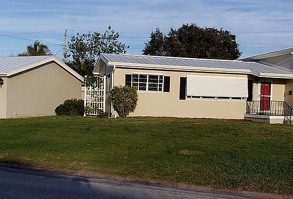 3rd image of 2325 S Fairway Dr