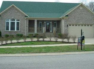 7904 Niemann Dr, Louisville, KY 40291
