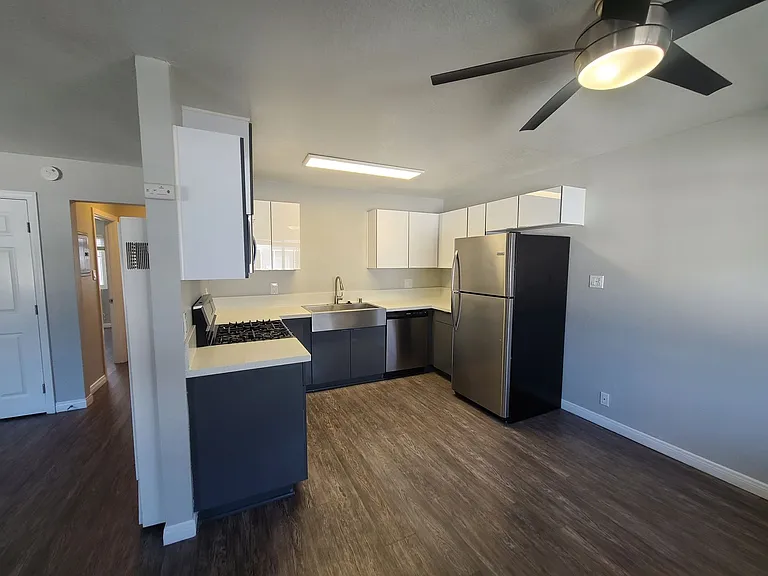 The Circle Apartments at Long Beach — Photo 58