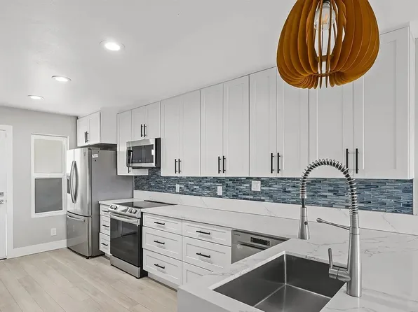 1111 Seacoast Dr, Imperial Beach, CA