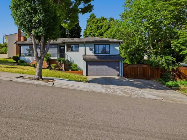 4880 Mancini Dr, Castro Valley, CA 94546
