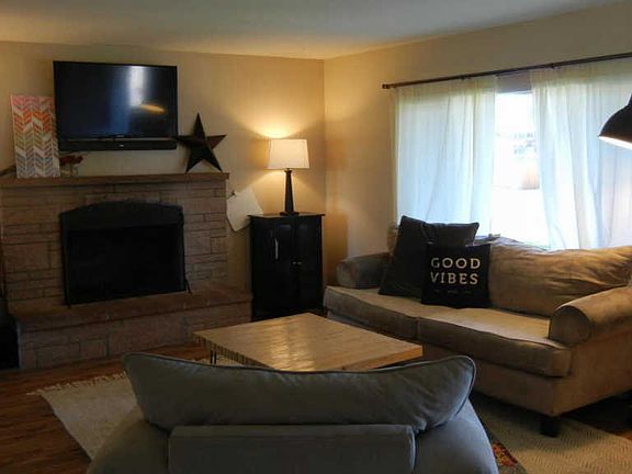 4th image of 403 E 21st Ave