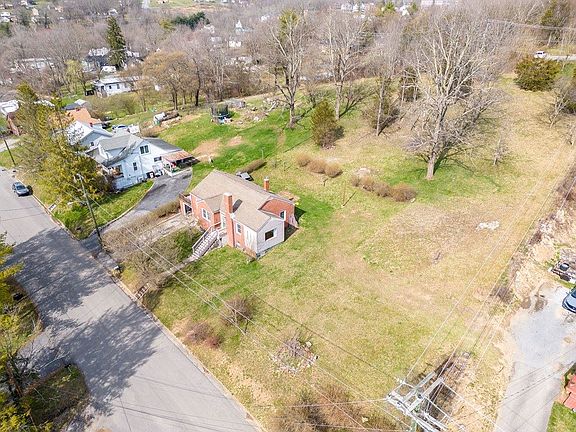 3rd image of 301 Greenway Ave