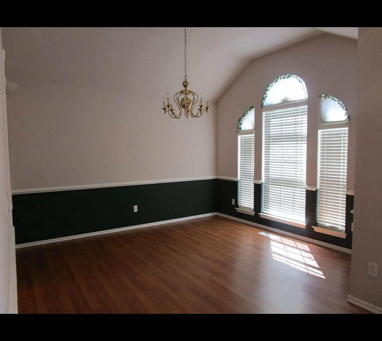 7616 Sandlewood Dr — Photo 3