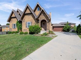 1302 Aberdeen Cir, Raymore, MO 64083