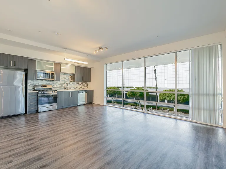 1400 FIG Apartments — Photo 43