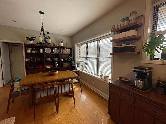 4th image of 3329 W Schubert Ave #1