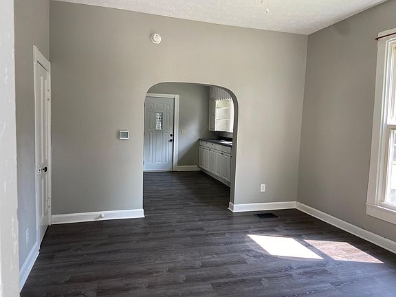 4th image of 1394 Wayne St #1394