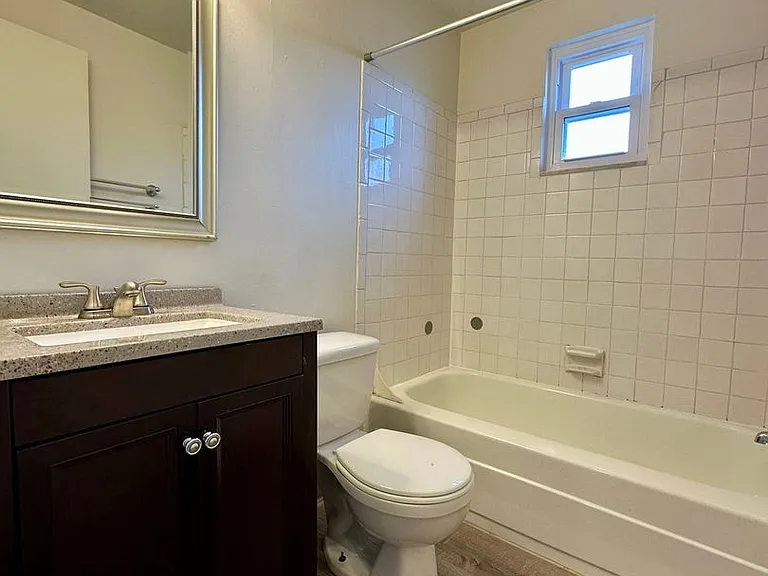100 Savors Ct — Photo 7