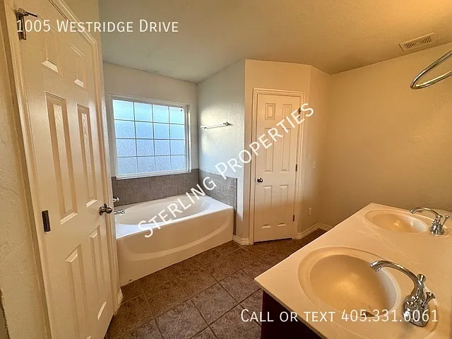 1005 Westridge Dr — Photo 24