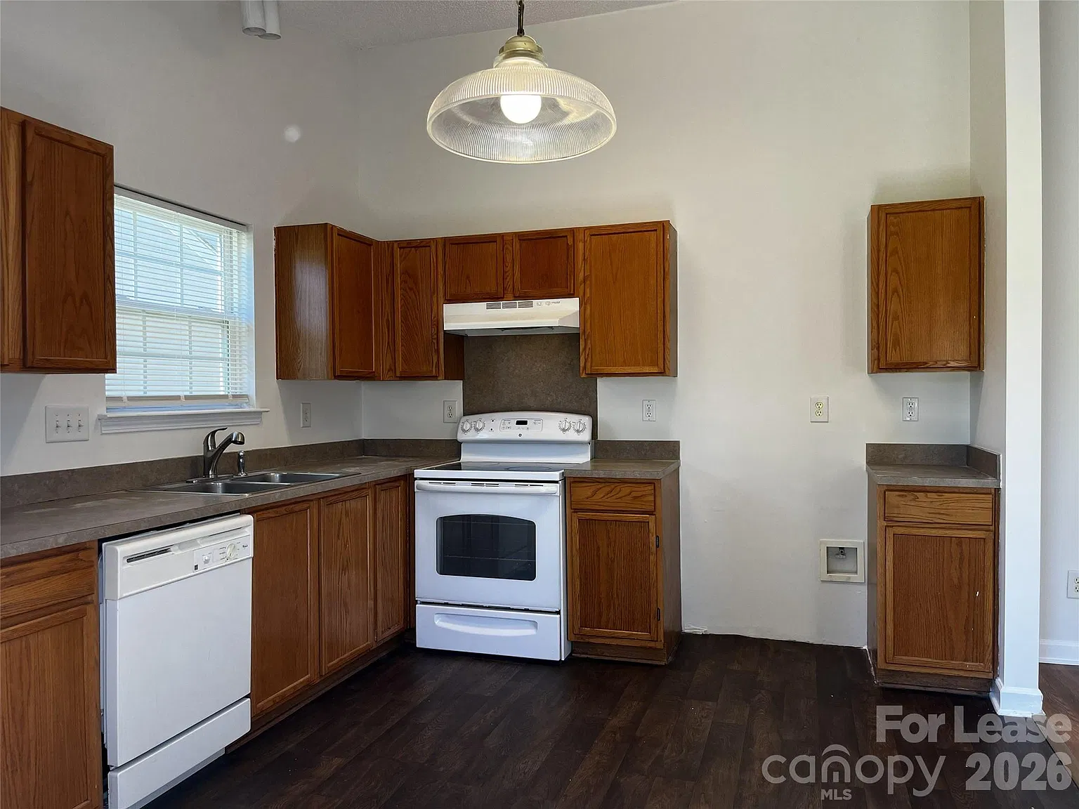 3 bed, 2.0 bath, $1,750 — Photo 4