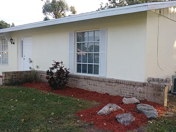 3rd image of 256 NE Ardsley Dr