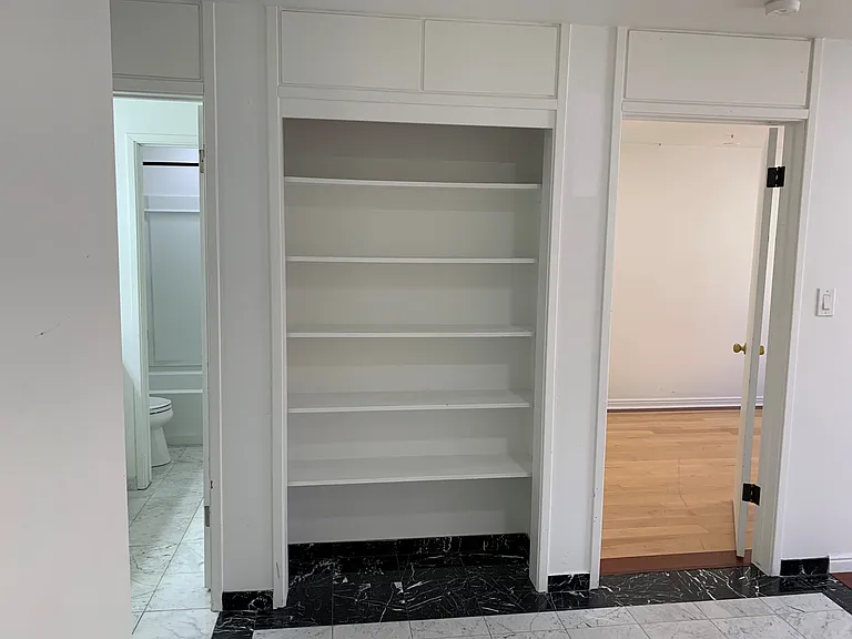 120 G St — Photo 2