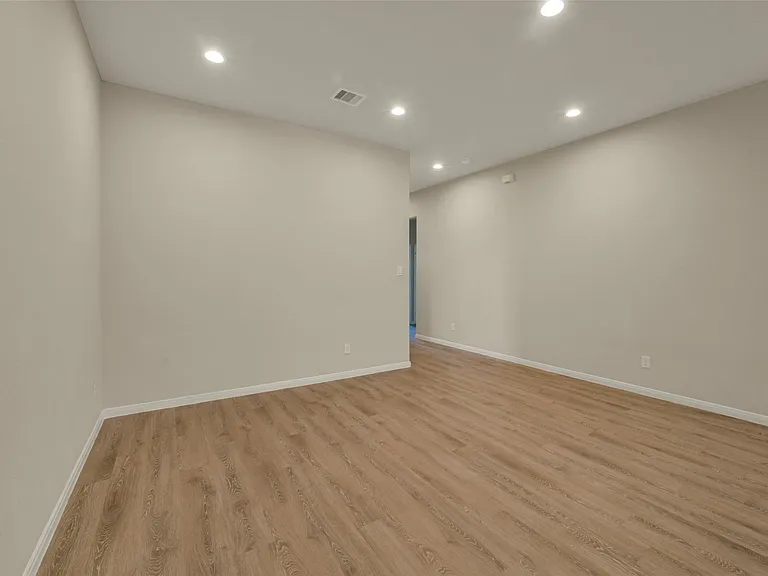 31106 Durham Creek Ct — Photo 10
