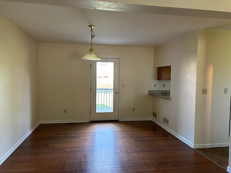 108 Glen Combe Cir — Photo 2