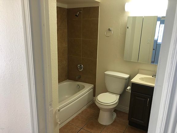 5th image of 4225 N 48th Dr