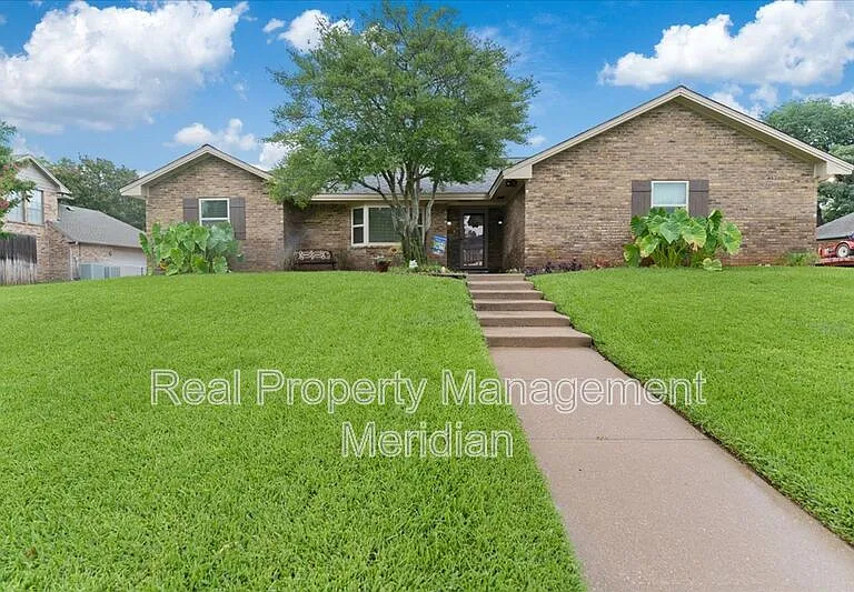 20 Timberline Dr — Photo 1