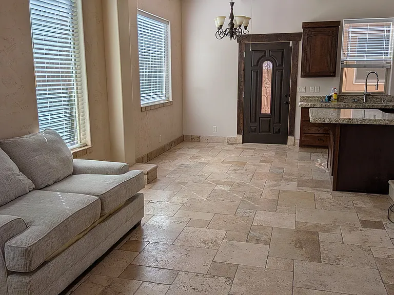 2990 E Riverside Dr — Photo 4
