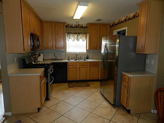 4th image of 29014 Forest Hill Dr