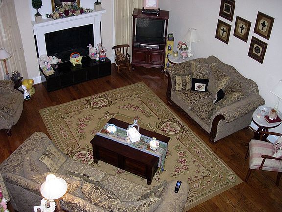 Living Room with wood floors, gas/wood fireplace 