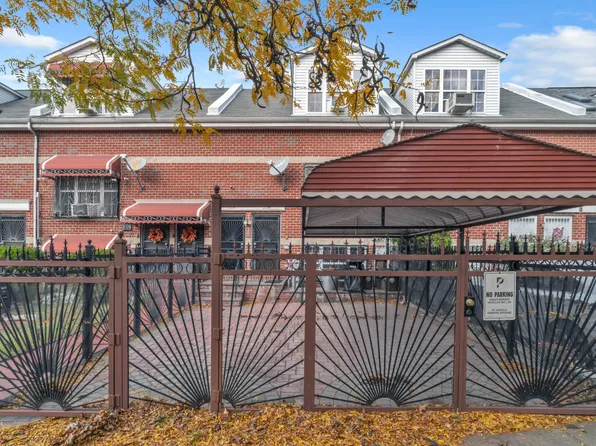 221 Macdougal Street image 7 of 18