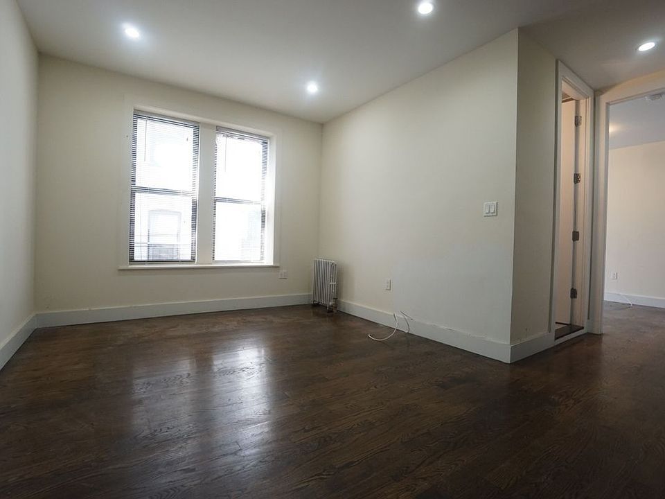 1st image of 25 St Nicholas Ter APT 6
