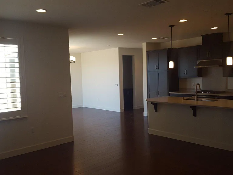2256 W Cantara Dr — Photo 7