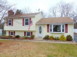 63 Robertson Rd, Hamden, CT 06518