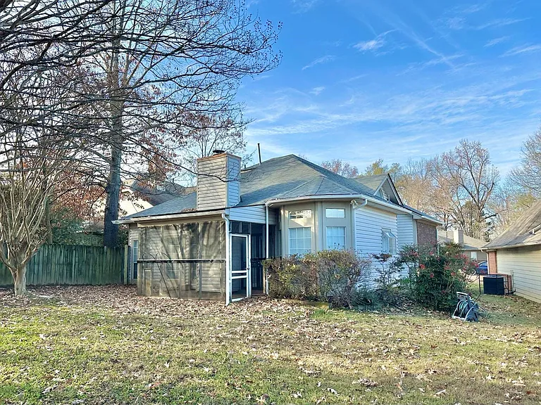 5445 Pine Oak Ln — Photo 3