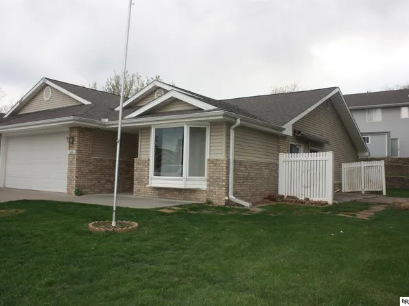 108 E Deer Ln, Plattsmouth, NE 68048