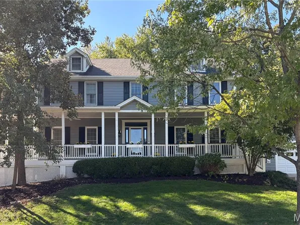 310 Greenbriar Estates Dr, Saint Louis, MO 63122