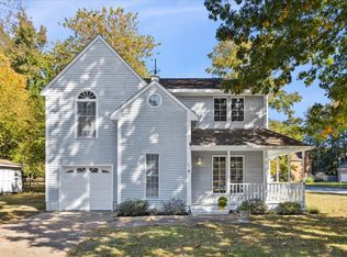 30 Paddock Ln, Hampton, VA 23669