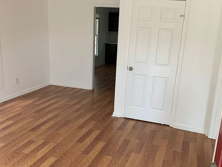 2585 Orange St — Photo 2