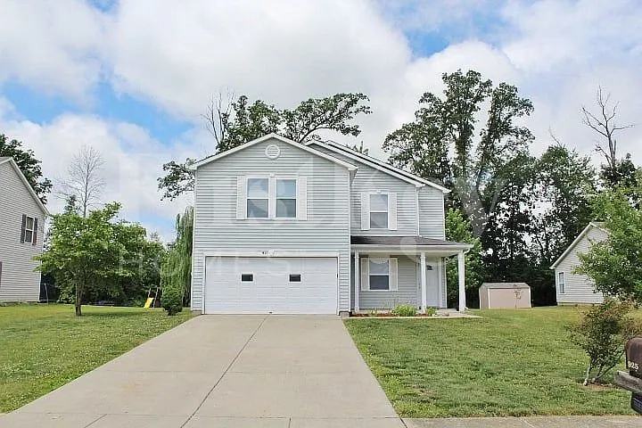 4 bed, 2.5 bath, 2136 sqft, $2,370 — Photo 1
