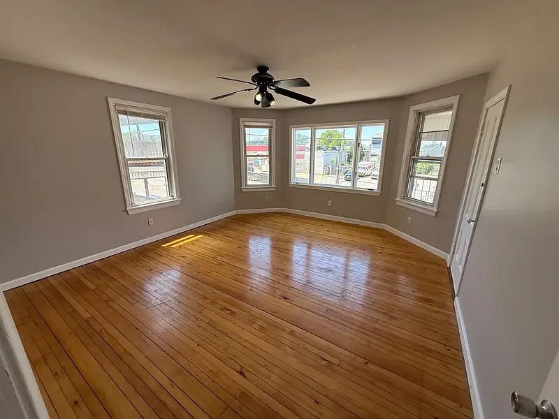 1st image of 318 Broadway #2