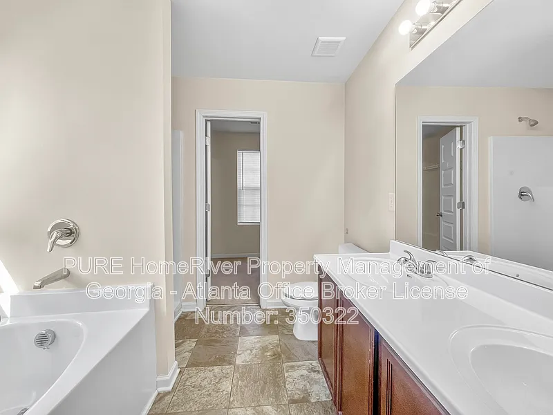 4 bed, 2.0 bath, 2045 sqft, $1,850 — Photo 2