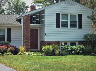 1229 Holly Ln, Deerfield, IL 60015