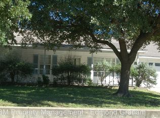 708 N Clay St, Ennis, TX 75119