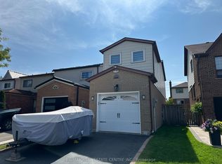 4136 Magnolia Ct, Mississauga, ON L5C 3K2