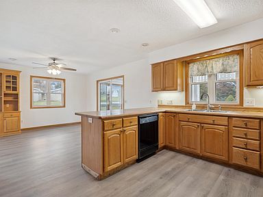 1301 Nash St, Aplington, IA 50604 | Zillow