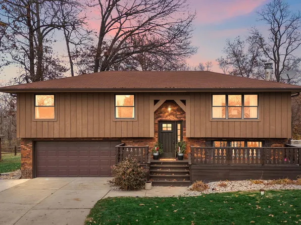 7552 W 82nd Ct, Crown Point, IN 46307