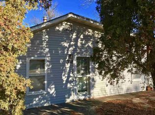 1270 22nd Ave SW, Cedar Rapids, IA 52404