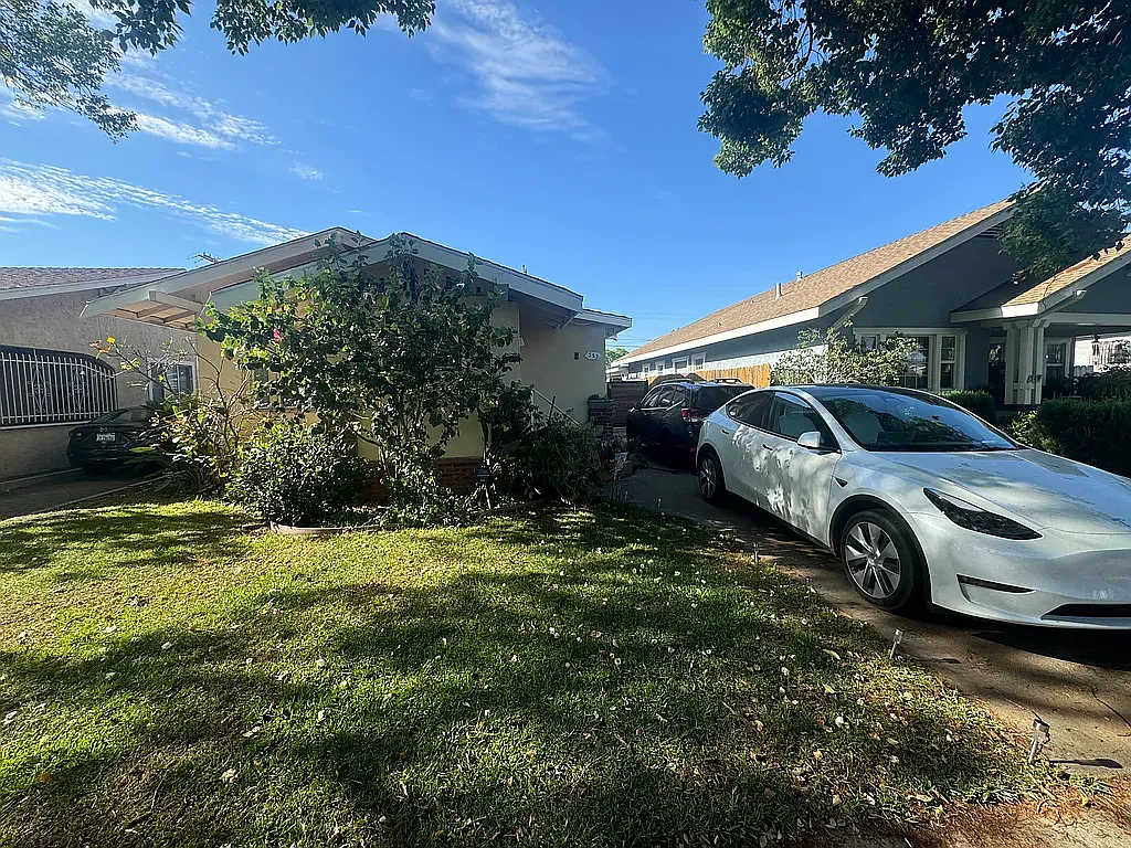 2 bed, 800 sqft, $3,500 — Photo 2