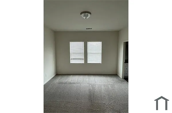 Building Photo - 781 Richmond Dr