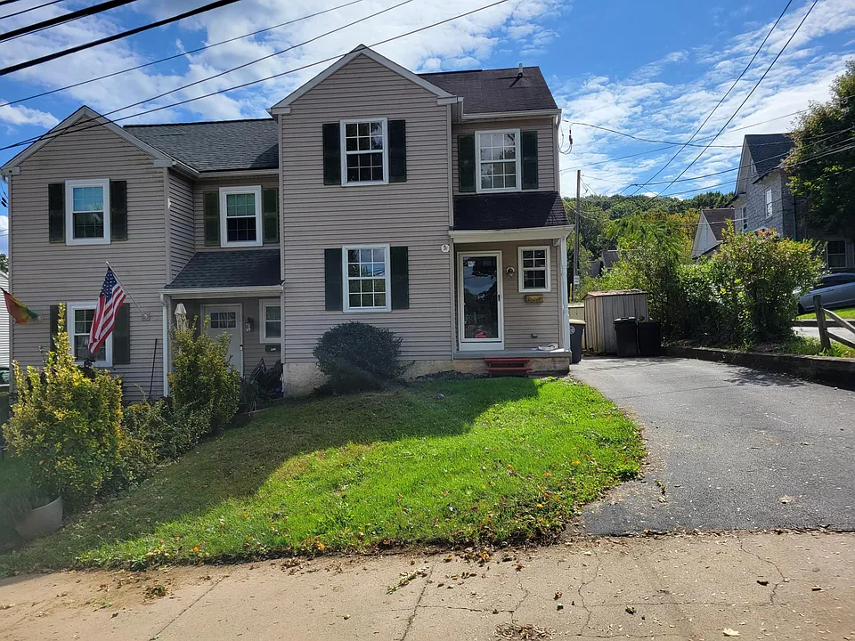 208 Prospect Ave
