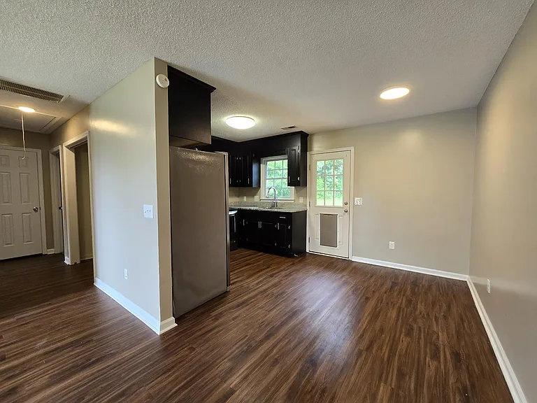 110 Frost Wood Ct — Photo 3
