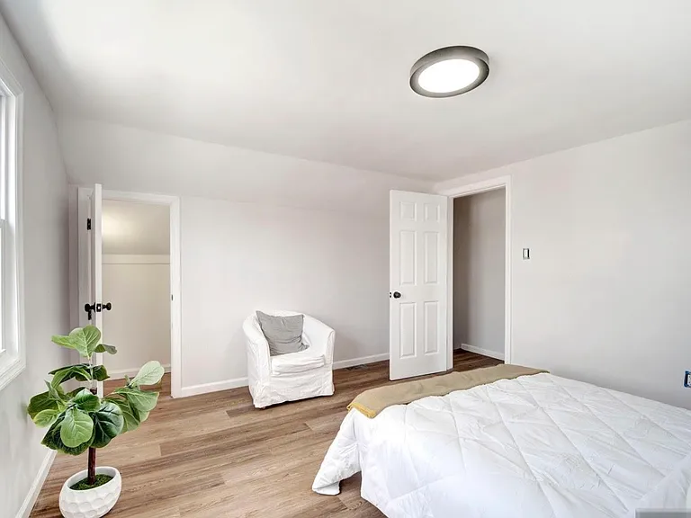 120 Alabama Ave #2 — Photo 4