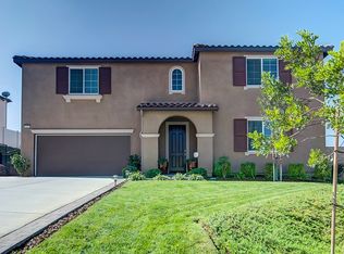 18522 Lakepointe Dr, Riverside, CA 92503