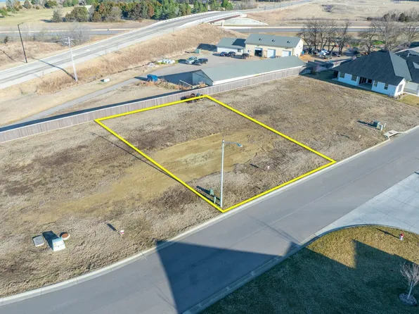 831 N Speyside Cir, Andover, KS 67002